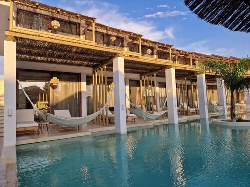 Swim Up junior suite